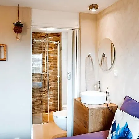 La Vida Bed & Breakfast 3*