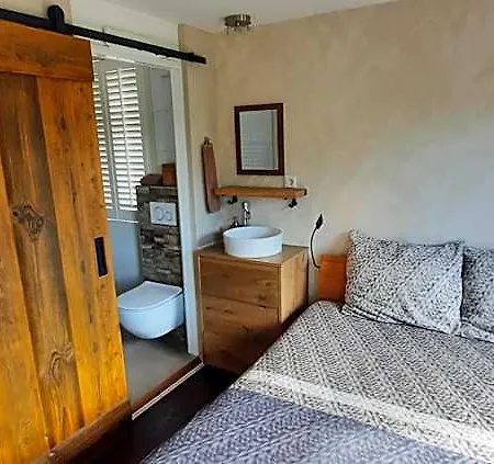 La Vida Bed & Breakfast 3*